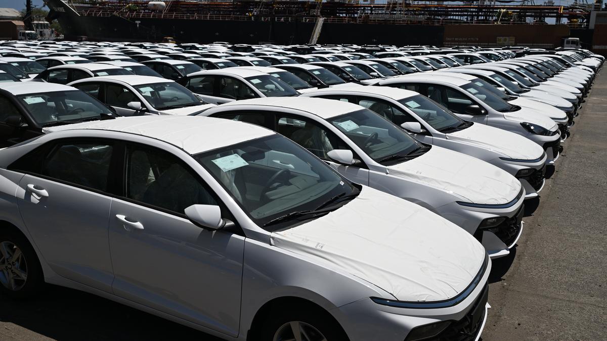 Passenger vehicle dispatches rise 4%; two-wheelers see 17% dip in April: SIAM